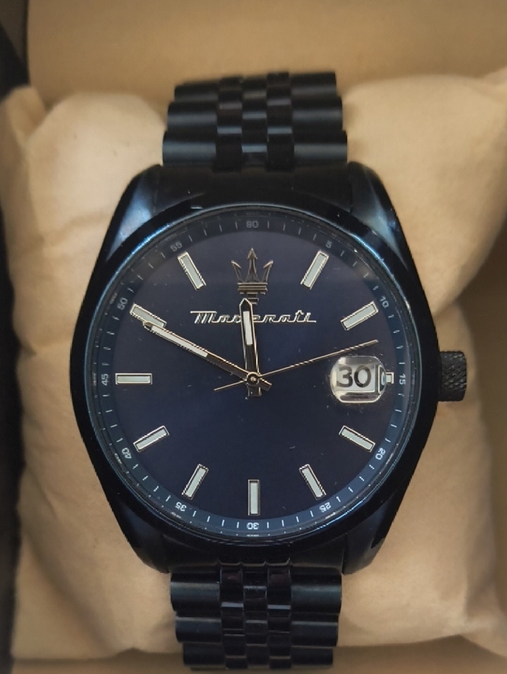 Maserati Attrazione Unisex Watch With Date Window 42mm Stainless Case Bracelet